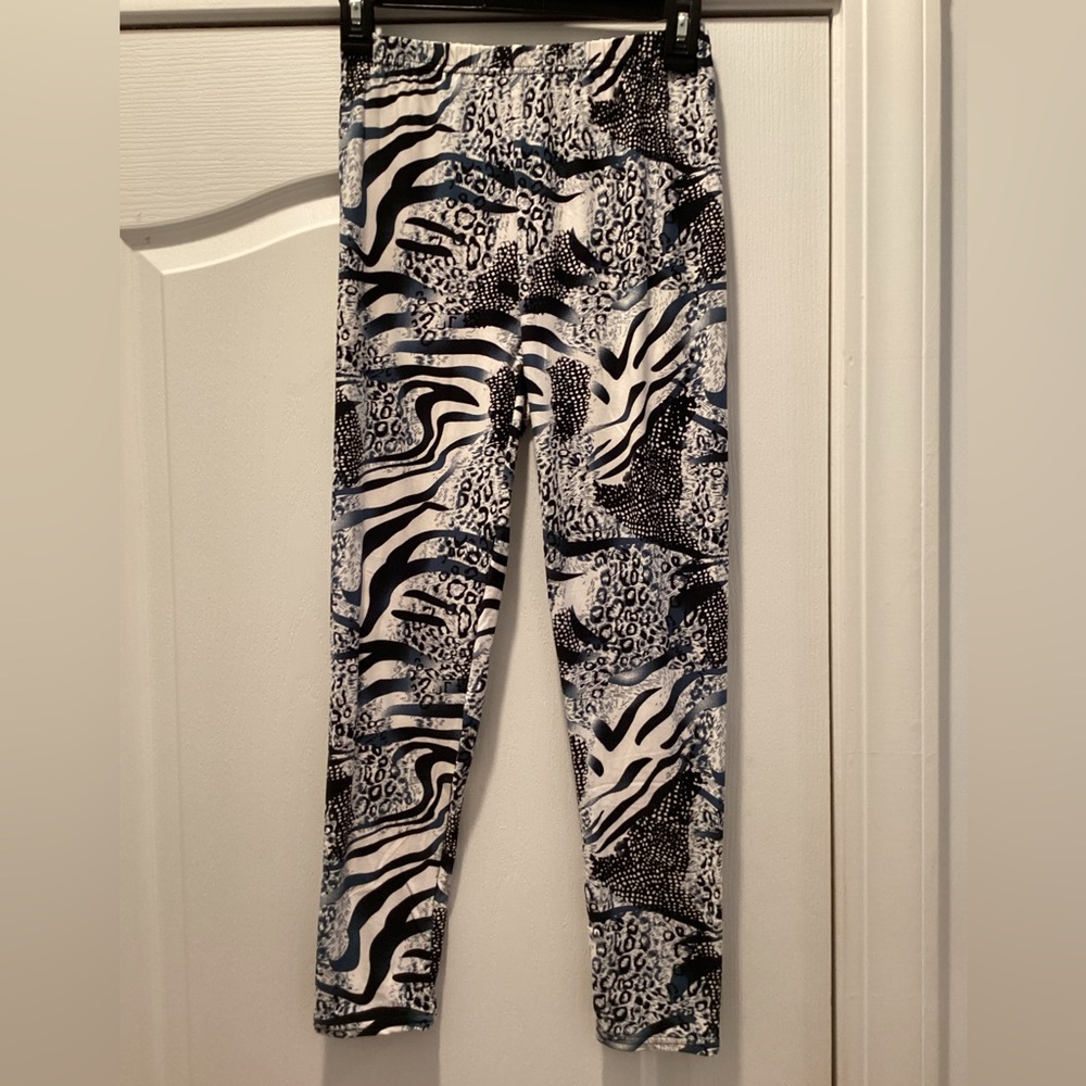 Mixed Animal Print Leggings in Black, White & Blue